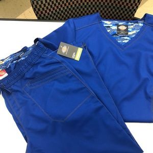 Dickies Essence scrubs brand new